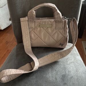 Women’s Lug Beige Quilted Jitterbug Crossbody Handbag